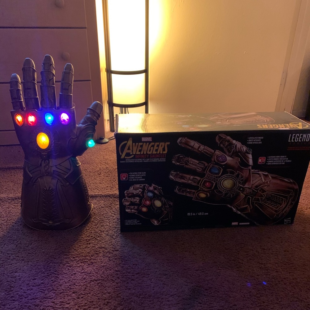Thanos gauntlet